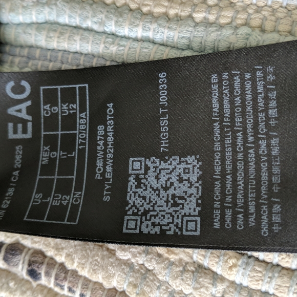 GUESS Silk black and pink flowered blouse. - Picture 5 of 6